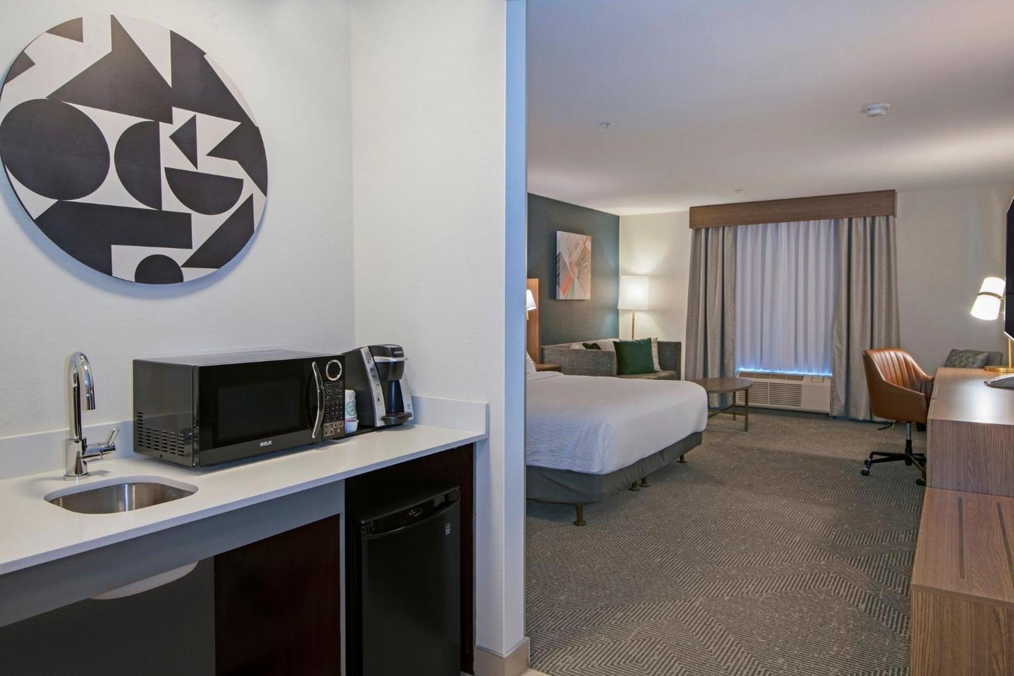 Holiday Inn Hotel And Suites-Kamloops By Ihg Екстериор снимка