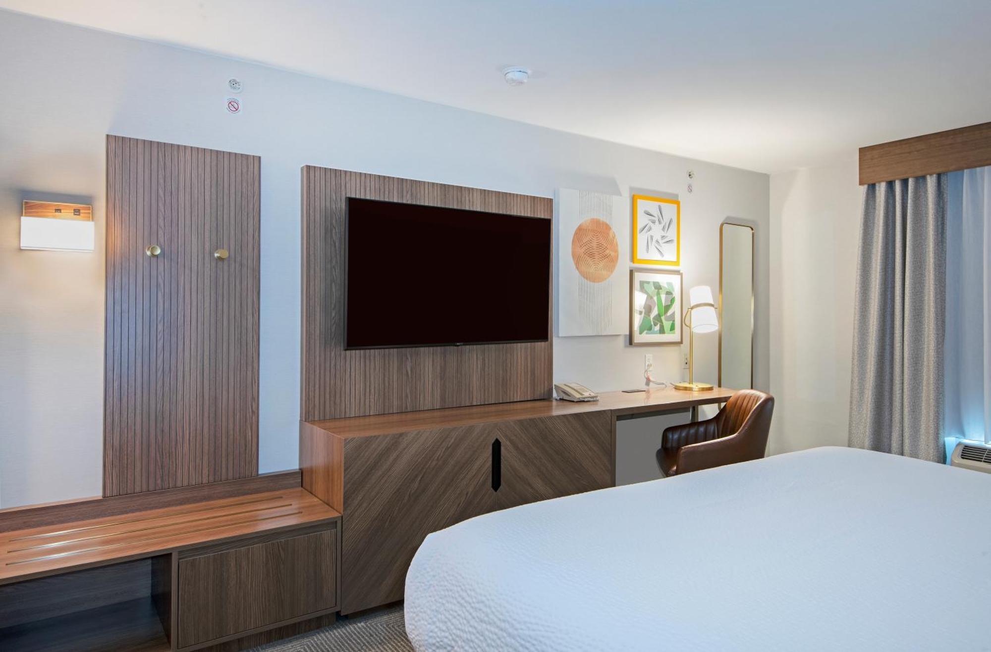Holiday Inn Hotel And Suites-Kamloops By Ihg Екстериор снимка