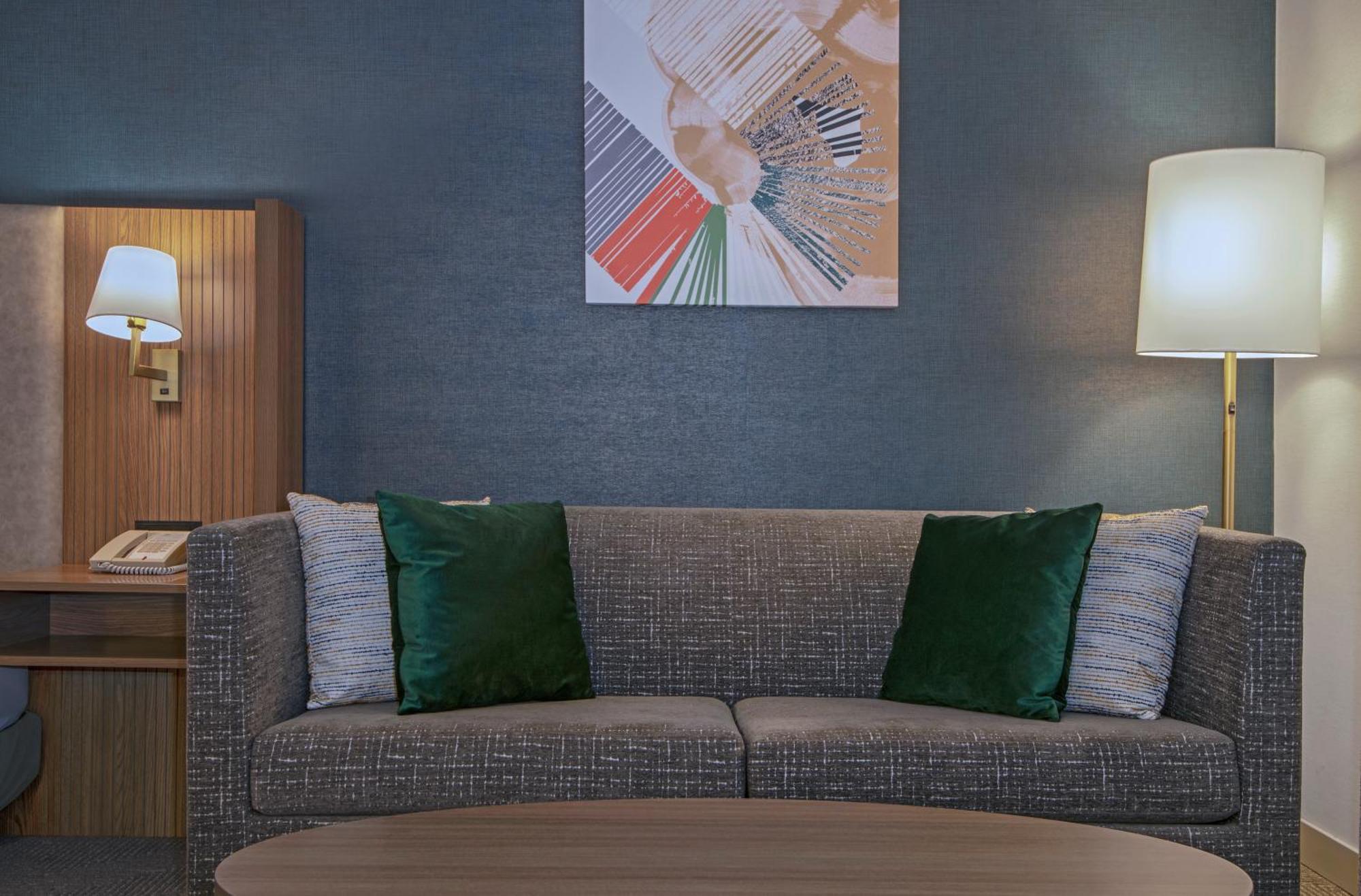 Holiday Inn Hotel And Suites-Kamloops By Ihg Екстериор снимка