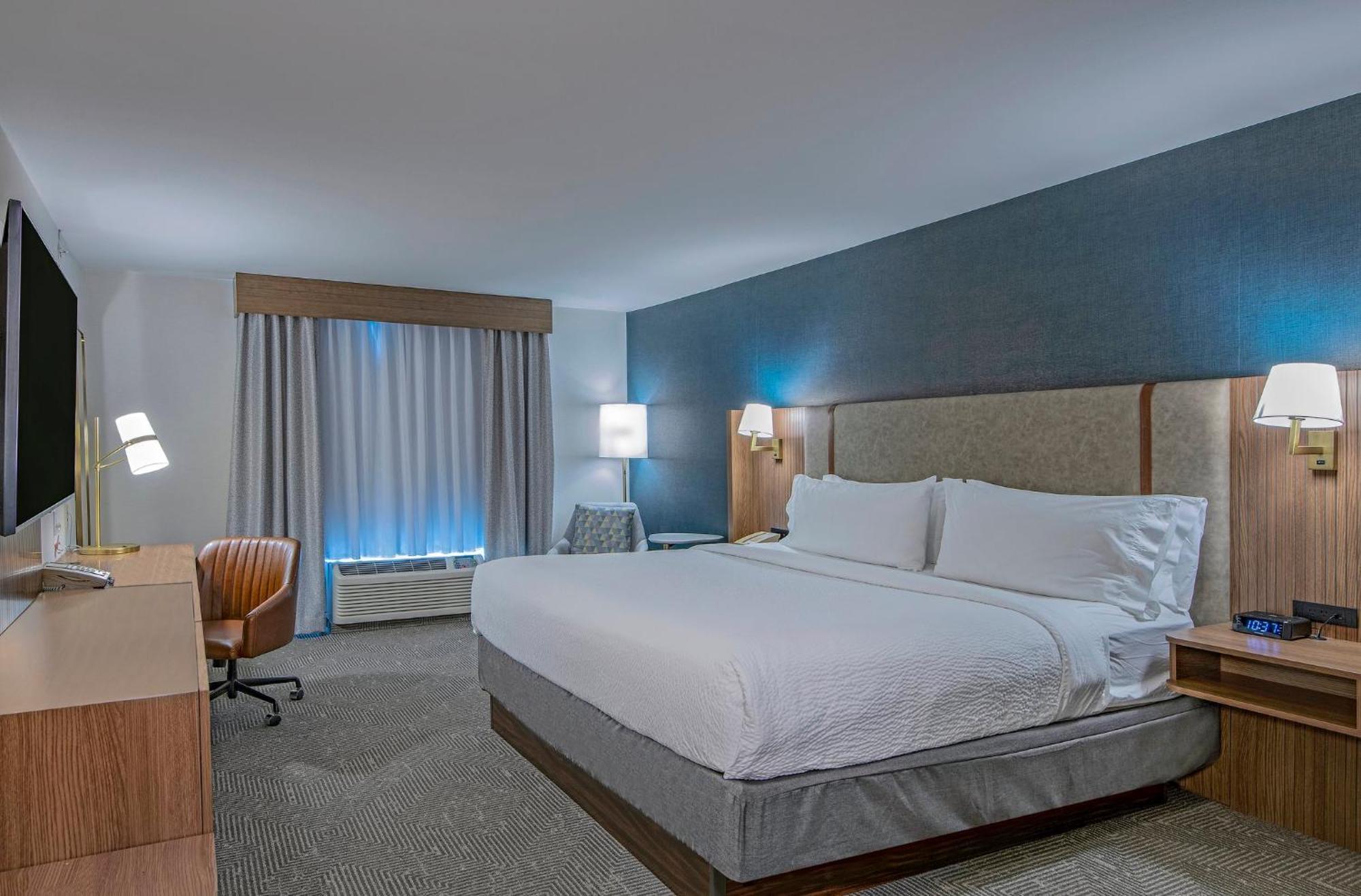 Holiday Inn Hotel And Suites-Kamloops By Ihg Екстериор снимка