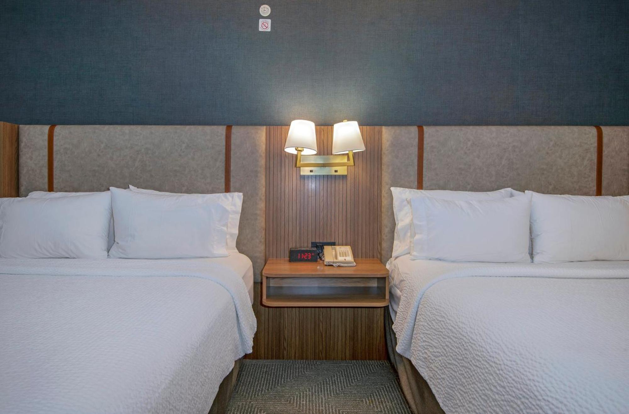 Holiday Inn Hotel And Suites-Kamloops By Ihg Екстериор снимка