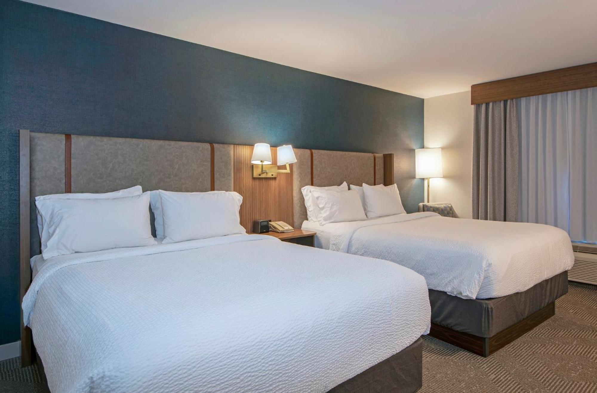 Holiday Inn Hotel And Suites-Kamloops By Ihg Екстериор снимка